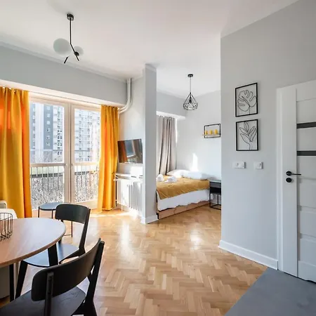 Grzybowska Sundown Centre By Bookinghost * Warszawa