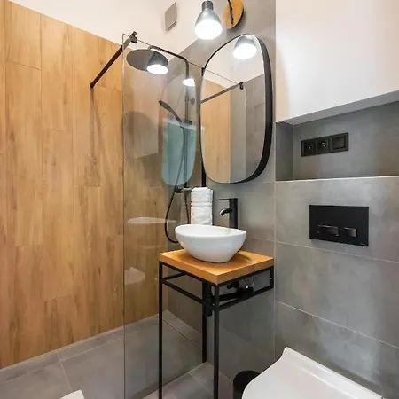 Grzybowska Sundown Centre By Bookinghost *